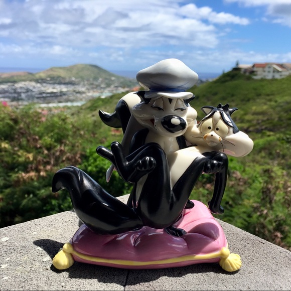 Pepe Le Pew Looney Tunes Vintage Figurine - Picture 2 of 8